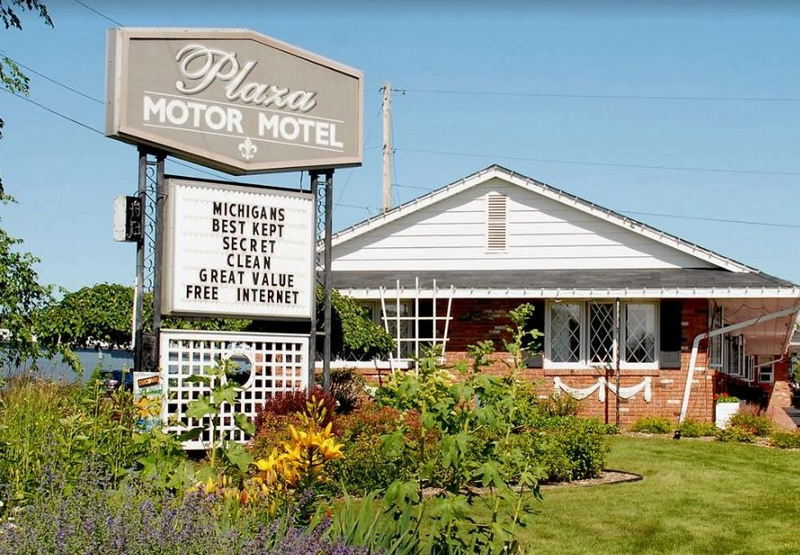 Plaza Motor Motel - Web Listing Photo (newer photo)